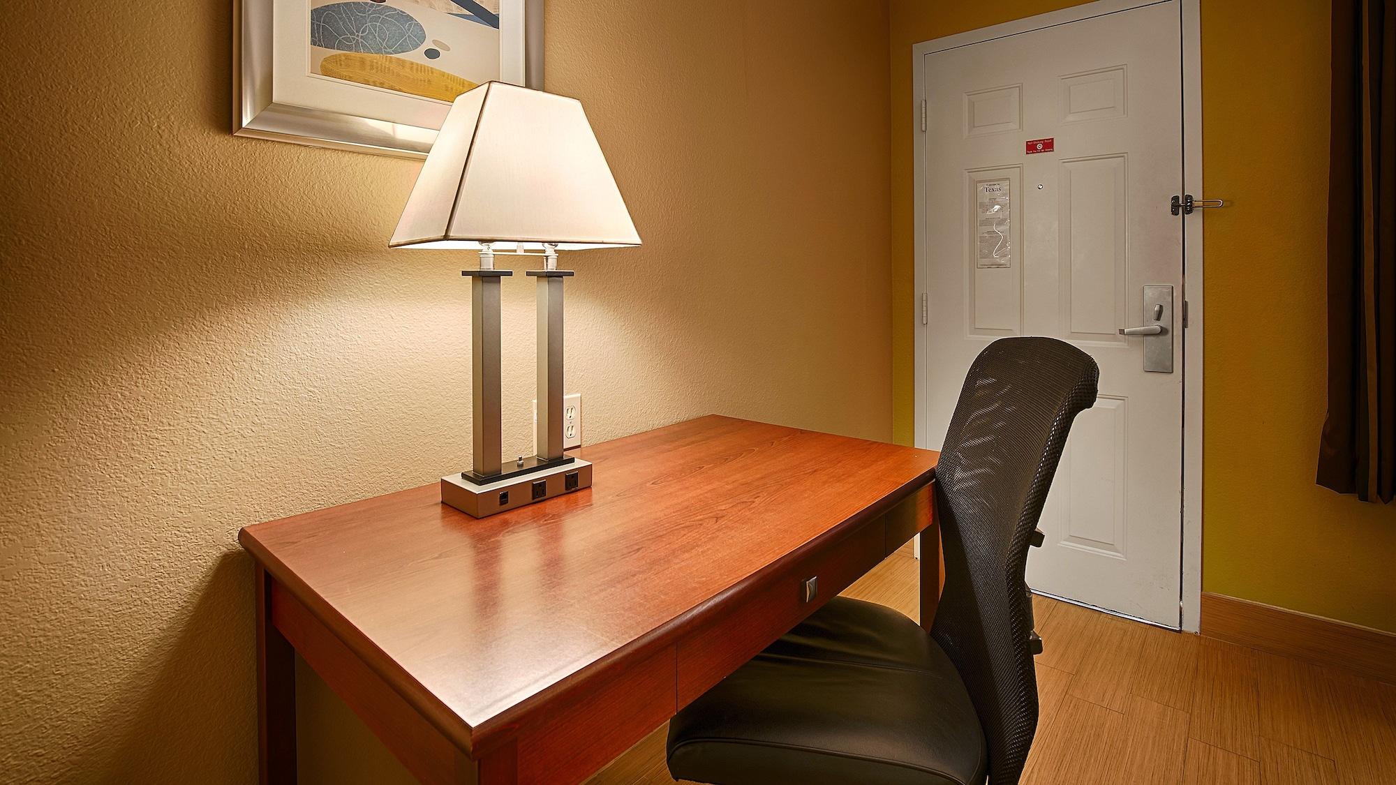 Best Western Brentwood Inn Εξωτερικό φωτογραφία
